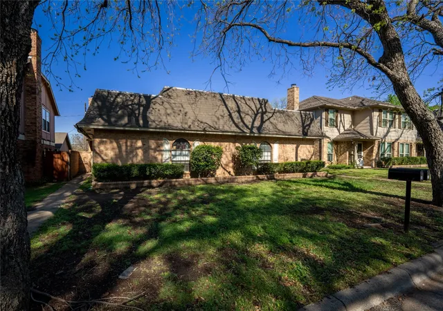 Photo 1 of Single family home for sale at 604 Windgate Ct, Arlington, TX 76012 | MLS# 21209242 | Listing updated on 2026-10-01