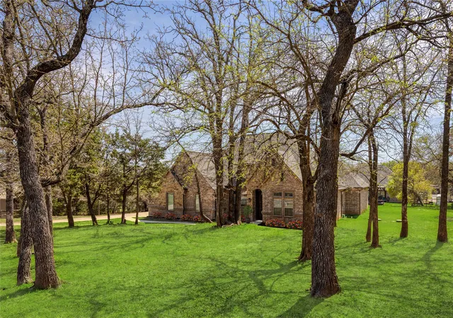 Photo 2 of Single family home for sale at 143 Wrigley Dr, Springtown, TX 76082 | MLS# 21212135 | Listing updated on 2026-08-22