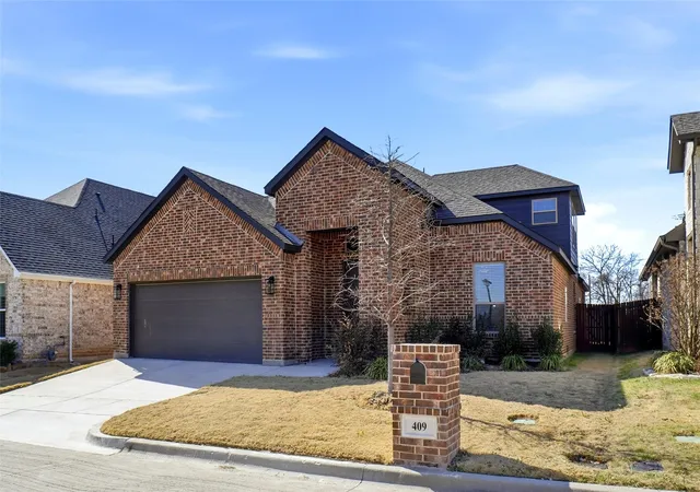 Homes for sale in Justin, TX | 409 Monarch Way, Justin, TX 76247 | MLS# 21212064