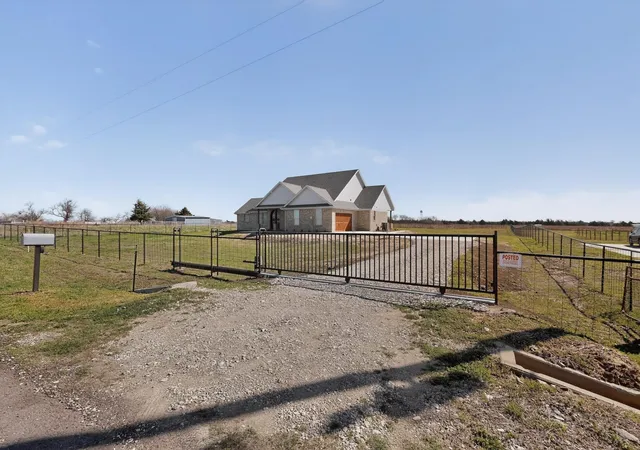 Homes for sale in Leonard, TX | 6721 County Road 1140, Leonard, TX 75452 | MLS# 21211983