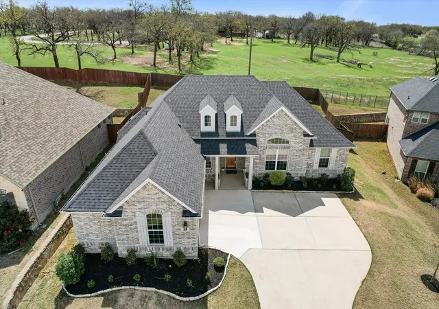 Photo 3 of Sale Pending at 157 Fairweather Dr, Burleson, TX 76028 | MLS# 21206202 | Listing updated on 2026-08-31