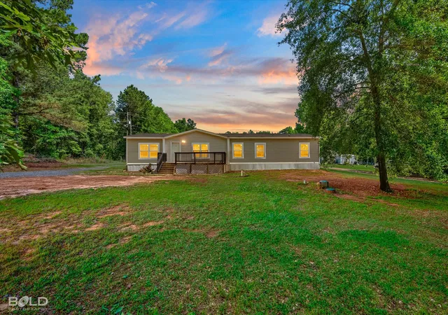 Homes for sale in Plain Dealing, LA | 2153 Hwy 2, Plain Dealing, LA 71064 | MLS# 21211923