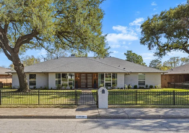Photo 3 of Sale Pending at 7724 Meadowhaven Dr, Dallas, TX 75254 | MLS# 21212452 | Listing updated on 2026-07-17