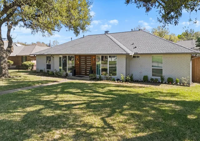 Photo 3 of Sale Pending at 7724 Meadowhaven Dr, Dallas, TX 75254 | MLS# 21212452 | Listing updated on 2026-07-17