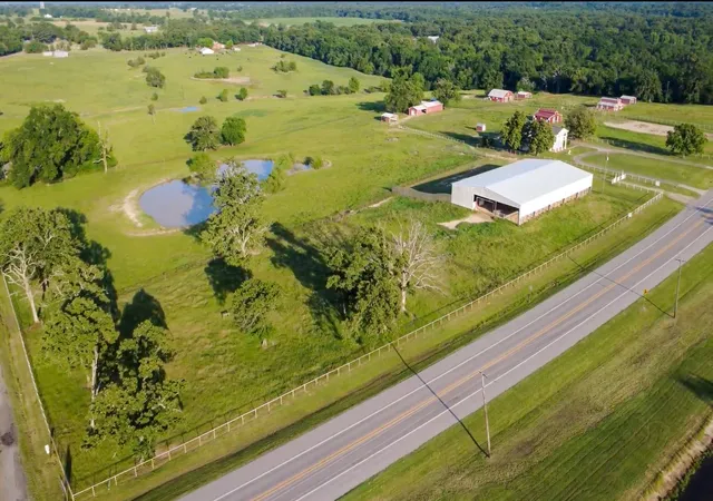 Photo 4 of House for sale at 7359 Texas Hwy 154 S, Sulphur Springs, TX 75482 | MLS# 21125664 | Listing updated on 2026-08-18