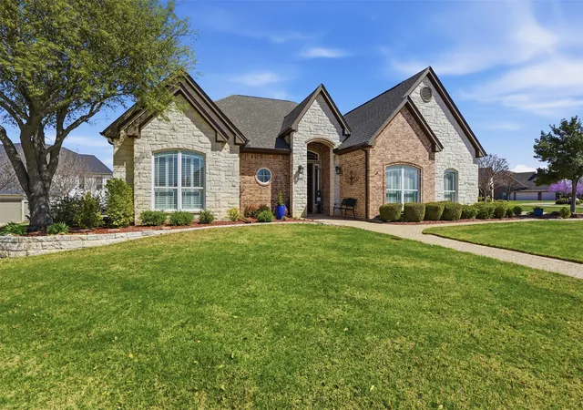 Homes for sale in Cleburne, TX | 2262 Cedar Grove Dr, Cleburne, TX 76033 | MLS# 21211201