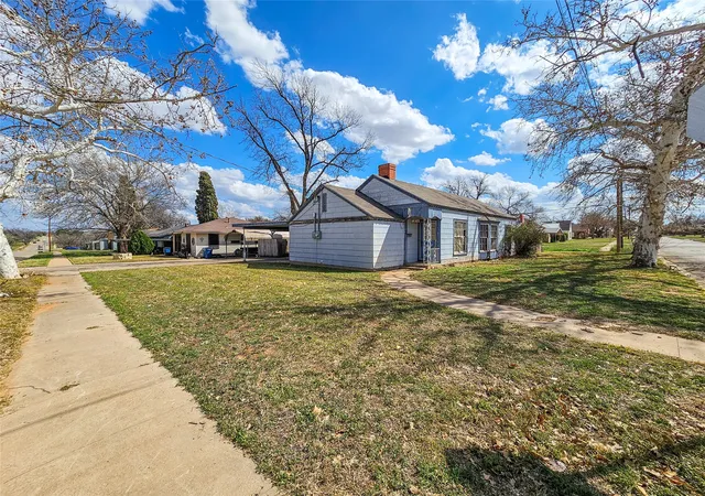 Homes for sale in Sweetwater, TX | 1200 E Twelfth St, Sweetwater, TX 79556 | MLS# 21198394