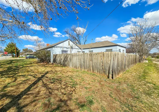 Homes for sale in Sweetwater, TX | 1200 E Twelfth St, Sweetwater, TX 79556 | MLS# 21198394