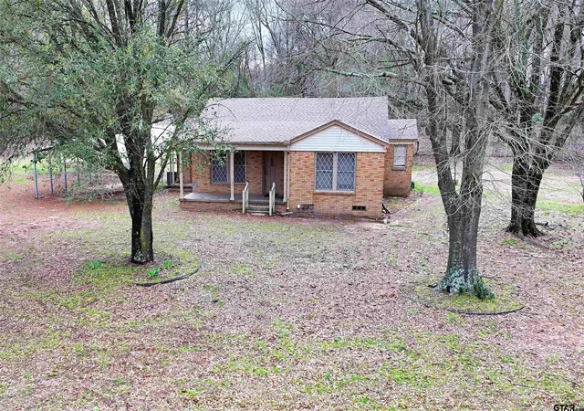Photo 3 of Single family home for sale at 2431 N Jefferson, Mount Pleasant, TX 75455 | MLS# 21211098 | Listing updated on 2026-09-23