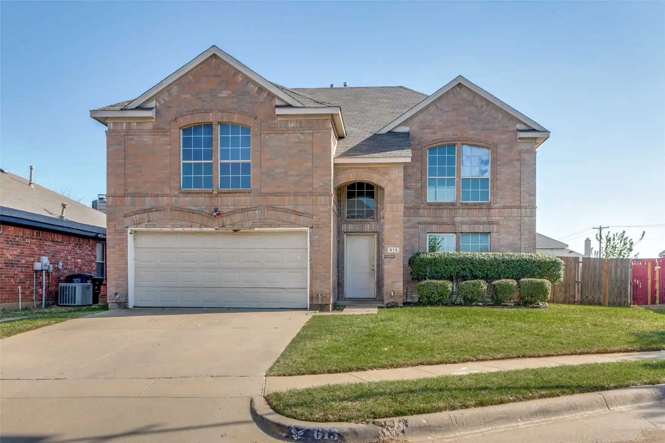 Photo 1 of Single family home for sale at 613 Prairie Gulch Dr, Fort Worth, TX 76140 | MLS# 21212578 | Listing updated on 2026-10-10
