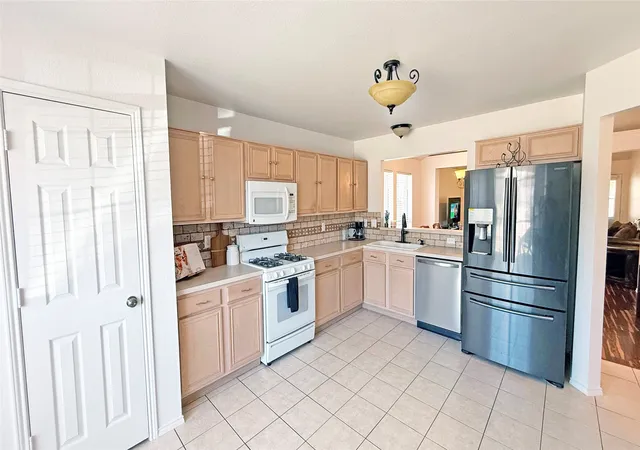 3rd image of 2529 Ensenada Ln, Fort Worth, TX 76108 | MLS# 21212737