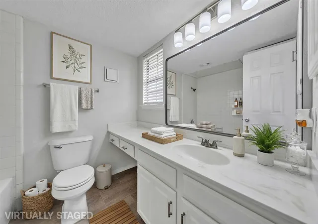 Listing Photo 4 - Condo for sale in building located at 6508 Hickock Dr, Fort Worth, TX 76116 - Unit #7A