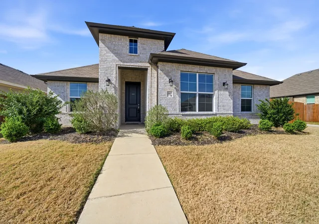 Photo 1 of Sale Pending at 2817 Hudson Dr, Forney, TX 75126 | MLS# 21212864 | Listing updated on 2026-07-23
