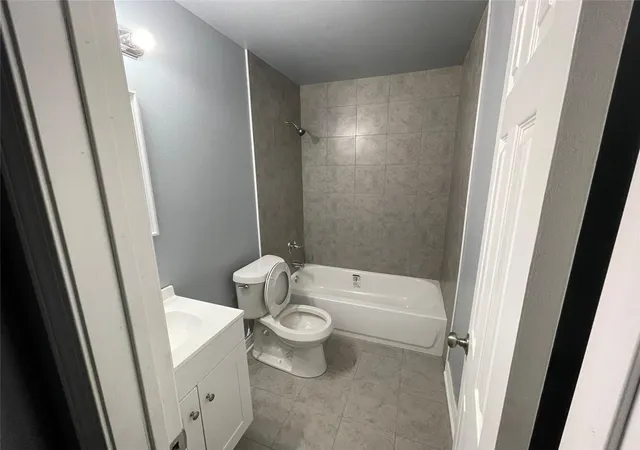 Photo 2 of Single family home for sale at 2924 Harp St, Shreveport, LA 71103 | MLS# 21207799 | Listing updated on 2026-08-24