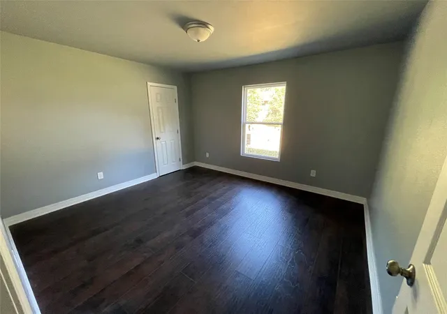 Photo 3 of Single family home for sale at 2924 Harp St, Shreveport, LA 71103 | MLS# 21207799 | Listing updated on 2026-08-24
