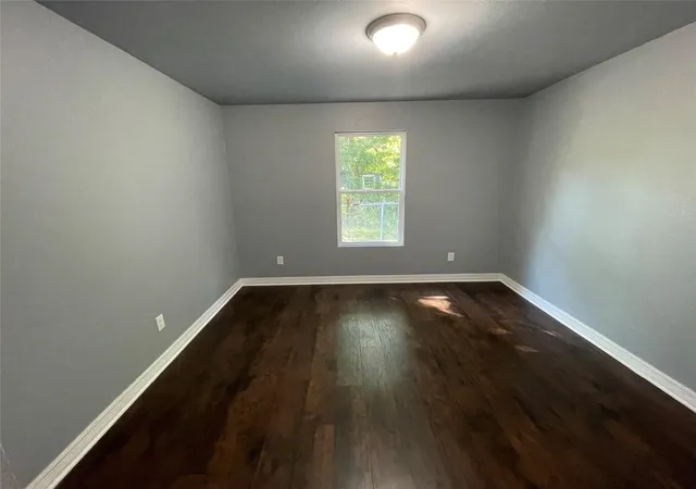 Photo 3 of Single family home for sale at 2924 Harp St, Shreveport, LA 71103 | MLS# 21207799 | Listing updated on 2026-08-24
