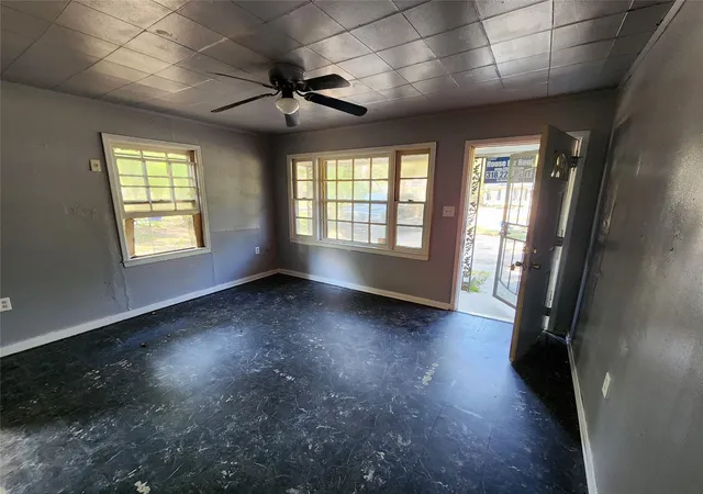 Photo 2 of Single family home for sale at 3013 Conmar St, Shreveport, LA 71108 | MLS# 21207794 | Listing updated on 2026-08-24