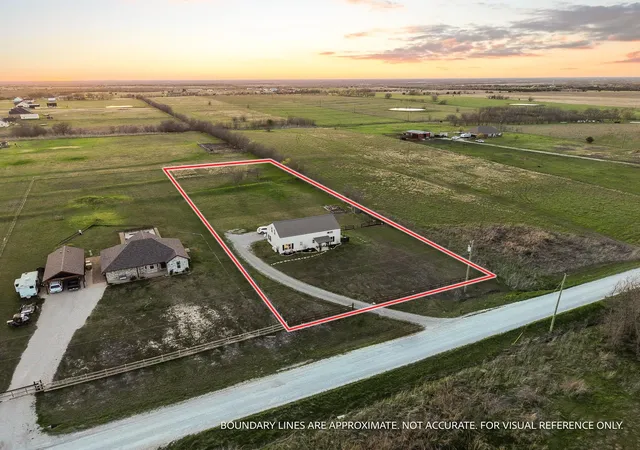 Photo 2 of Single family home for sale at 5828 County Road 1093, Celeste, TX 75423 | MLS# 21210177 | Listing updated on 2026-09-28