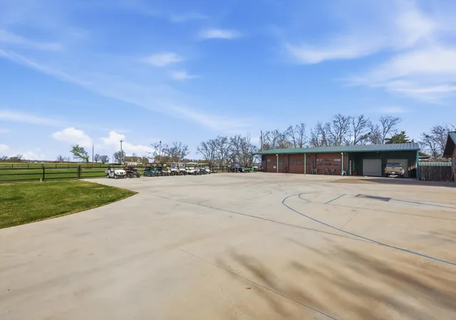 Photo 3 of Single family home for sale at 5355 Hoehn Rd, Sanger, TX 76266 | MLS# 21212029 | Listing updated on 2026-09-20