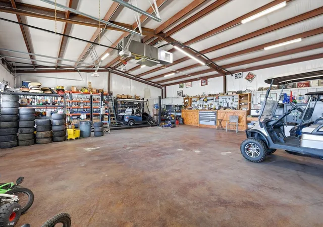 Photo 4 of Single family home for sale at 5355 Hoehn Rd, Sanger, TX 76266 | MLS# 21212029 | Listing updated on 2026-09-20