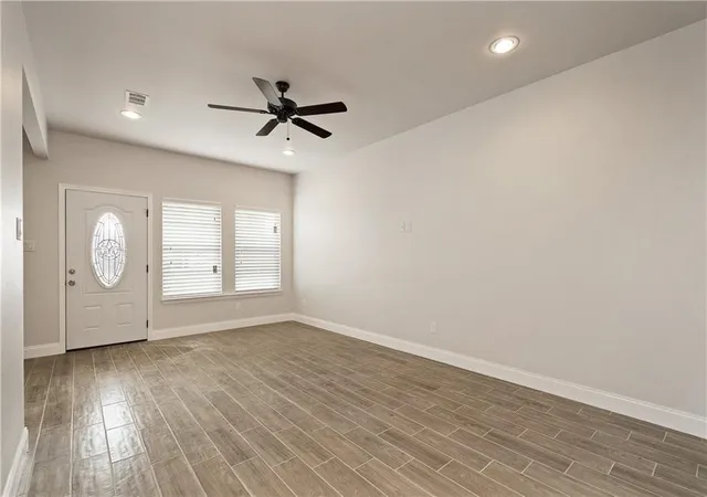 2nd image of 1122 Oneal St, Greenville, TX 75401 | MLS# 21213007