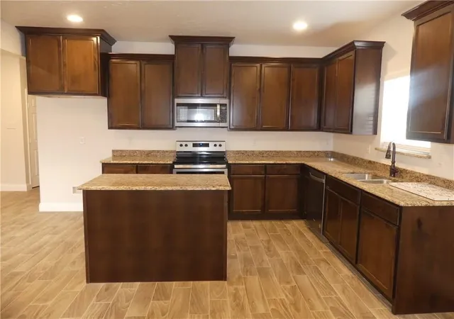 4th image of 1122 Oneal St, Greenville, TX 75401 | MLS# 21213007
