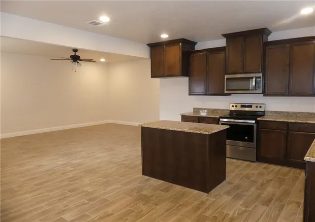 5th image of 1122 Oneal St, Greenville, TX 75401 | MLS# 21213007