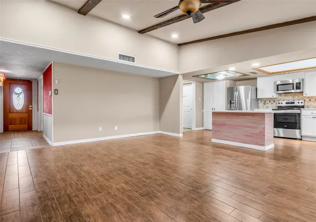 Photo 4 of Single family home for sale at 1813 Dodge Trl, Grand Prairie, TX 75052 | MLS# 21209860 | Listing updated on 2026-08-14