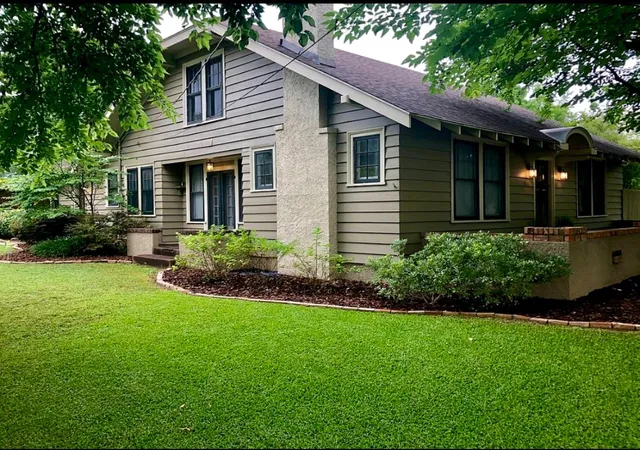 Homes for sale in Clarksville, TX | 1001 S Locust St, Clarksville, TX 75426 | MLS# 21213129