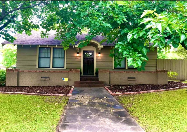 Homes for sale in Clarksville, TX | 1001 S Locust St, Clarksville, TX 75426 | MLS# 21213129