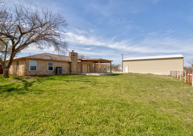 Homes for sale in Sanger, TX | 3884 E Lois Rd, Sanger, TX 76266 | MLS# 21209347
