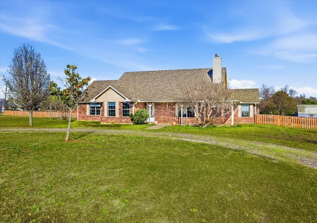 Photo 3 of Single family home for sale at 112 Harli Dr, Trenton, TX 75490 | MLS# 21209955 | Listing updated on 2026-09-26
