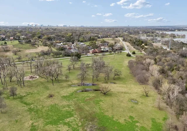 Homes for sale in Dallas, TX | 7207 Gaston Avenue, Dallas, TX 75214 | Houzeo