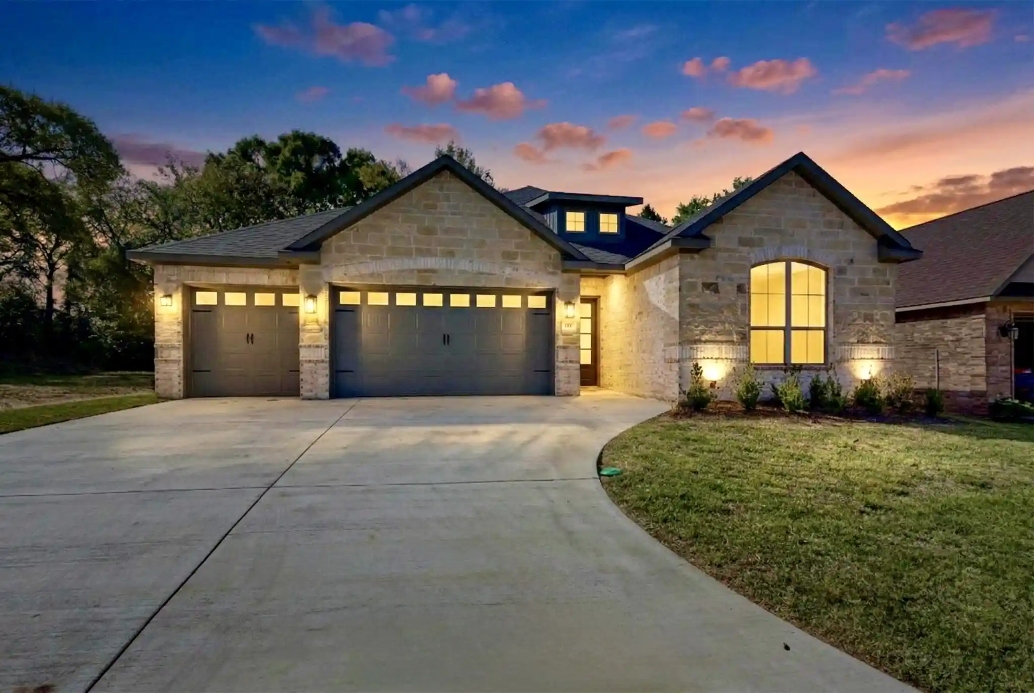 Photo 1 of Single family home for sale at 108 Palomita Circle, Athens, TX 75751 | MLS# 21210677 | Listing updated on 2026-10-17
