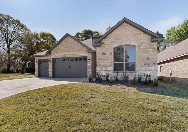 Homes for sale in Athens, TX | 108 Palomita Circle, Athens, TX 75751 | MLS# 21210677