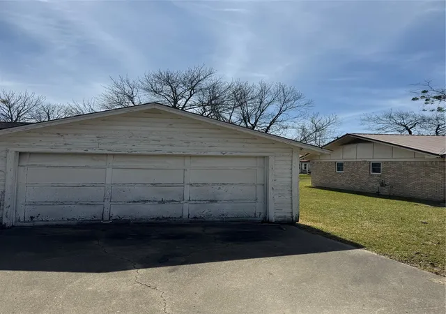 Homes for sale in Clarksville, TX | 206 N Short St, Clarksville, TX 75426 | MLS# 21213363