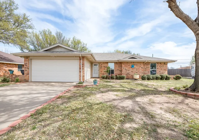 Homes for sale in Wichita Falls, TX | 3 Four Sixes Cir, Wichita Falls, TX 76308 | MLS# 21213473