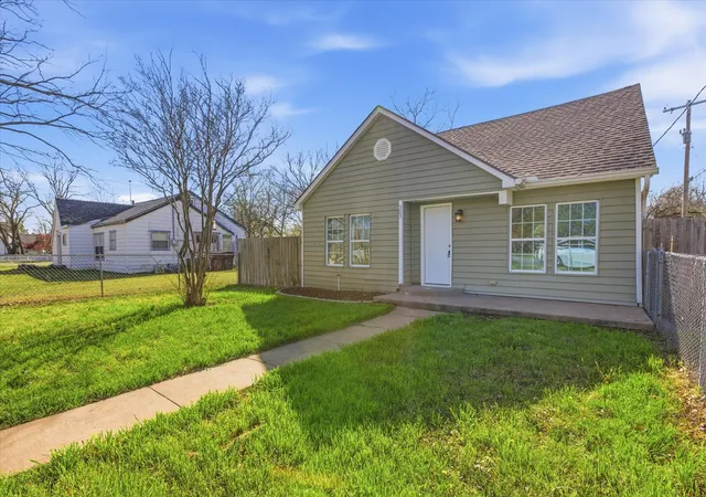 Homes for sale in Leonard, TX | 303 N Connett St, Leonard, TX 75452 | MLS# 21213350