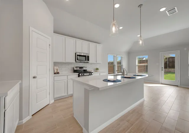 Photo 3 of Sale Pending at 725 Grand Dale Dr, Lavon, TX 75166 | MLS# 21200630 | Listing updated on 2026-09-04