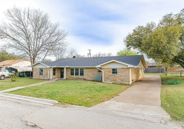 Homes for sale in Breckenridge, TX | 1405 W Wheeler St, Breckenridge, TX 76424 | MLS# 21213635