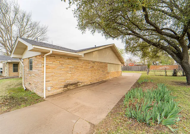 Homes for sale in Breckenridge, TX | 1405 W Wheeler St, Breckenridge, TX 76424 | MLS# 21213635