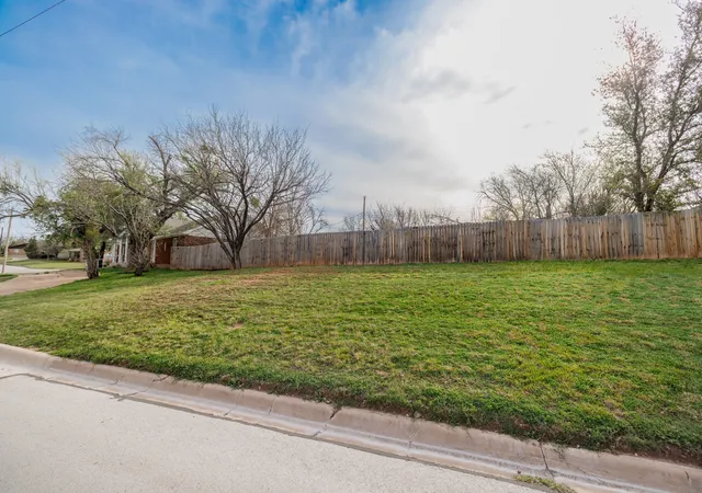 Photo 3 of Single family home for sale at 933 Washington Blvd, Abilene, TX 79601 | MLS# 21206380 | Listing updated on 2026-09-15