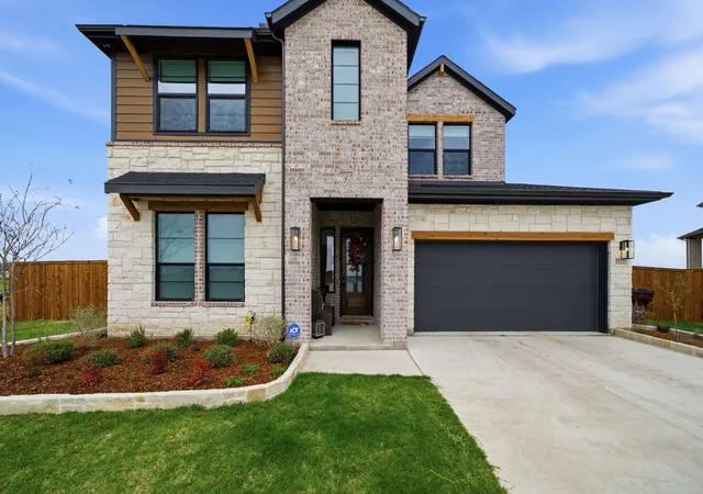 Photo 3 of Single family home for sale at 3332 Steer Trl, Royse City, TX 75189 | MLS# 21213241 | Listing updated on 2026-08-18