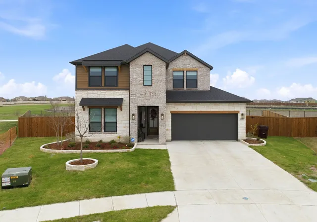 Photo 3 of Single family home for sale at 3332 Steer Trl, Royse City, TX 75189 | MLS# 21213241 | Listing updated on 2026-08-18