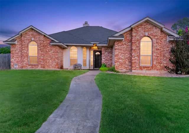 Homes for sale in Hewitt, TX | 124 Topaz Cir, Hewitt, TX 76643 | MLS# 21203296