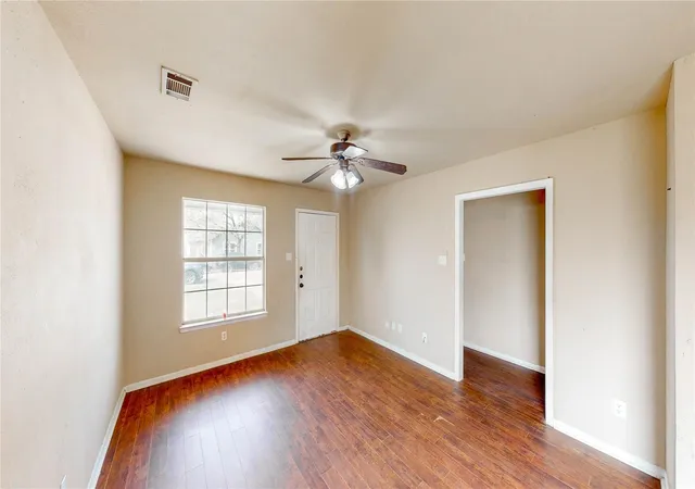 Photo 4 of Single family home for sale at 701 E College St, Sherman, TX 75090 | MLS# 21213123 | Listing updated on 2026-07-27