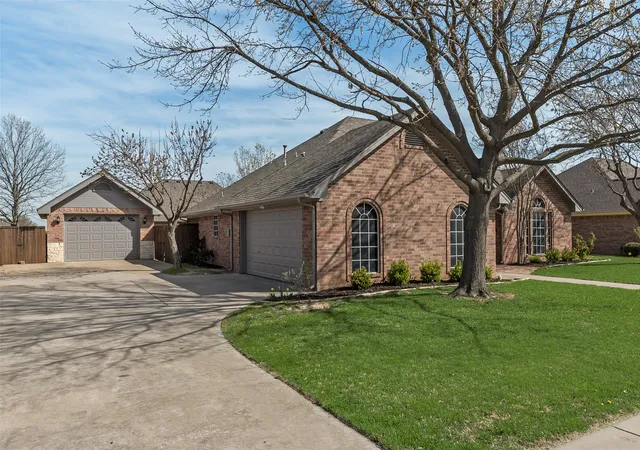 Homes for sale in Pilot Point, TX | 604 Cedar Dr, Pilot Point, TX 76258 | MLS# 21213754