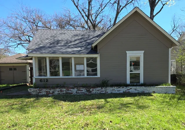 Photo 1 of Sale Pending at 612 N Adelaide St, Terrell, TX 75160 | MLS# 21213838 | Listing updated on 2026-07-26