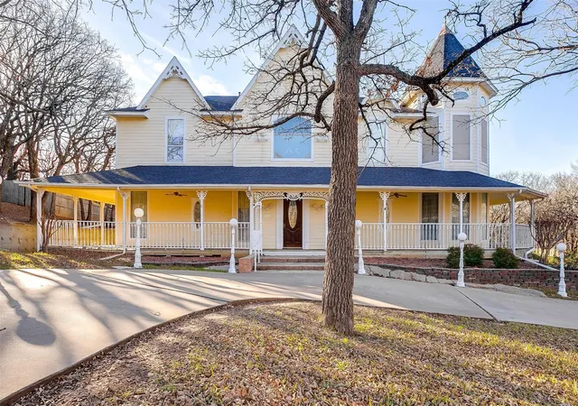Photo 1 of Single family home for sale at 410 Beverly Dr, Keller, TX 76248 | MLS# 21210290 | Listing updated on 2026-09-17