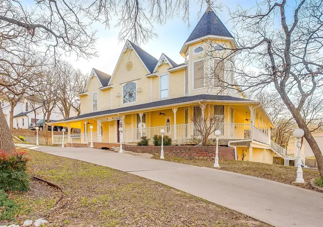 Photo 2 of Single family home for sale at 410 Beverly Dr, Keller, TX 76248 | MLS# 21210290 | Listing updated on 2026-09-17